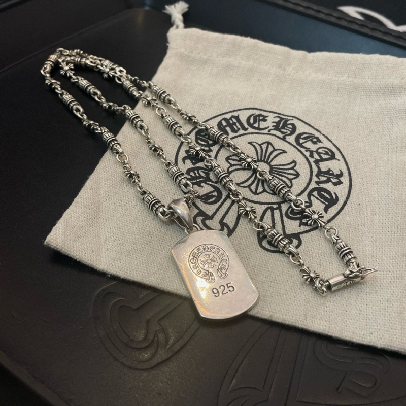 Ch*0me He**ts necklaces